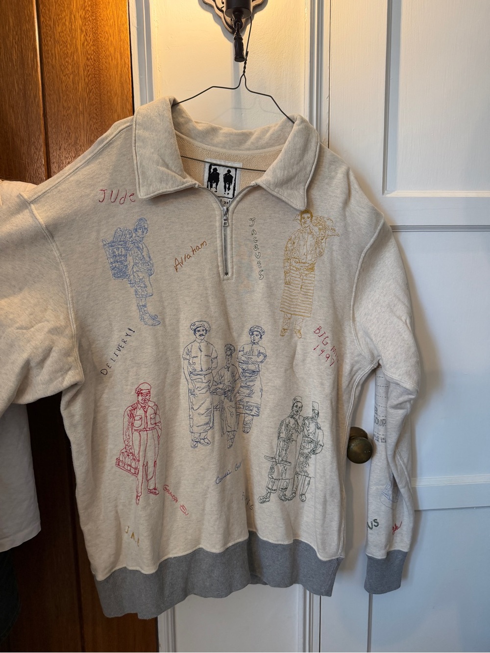 Rare Samuel Zelig Deli Beige Embroidered Quarter-Zip Pullover